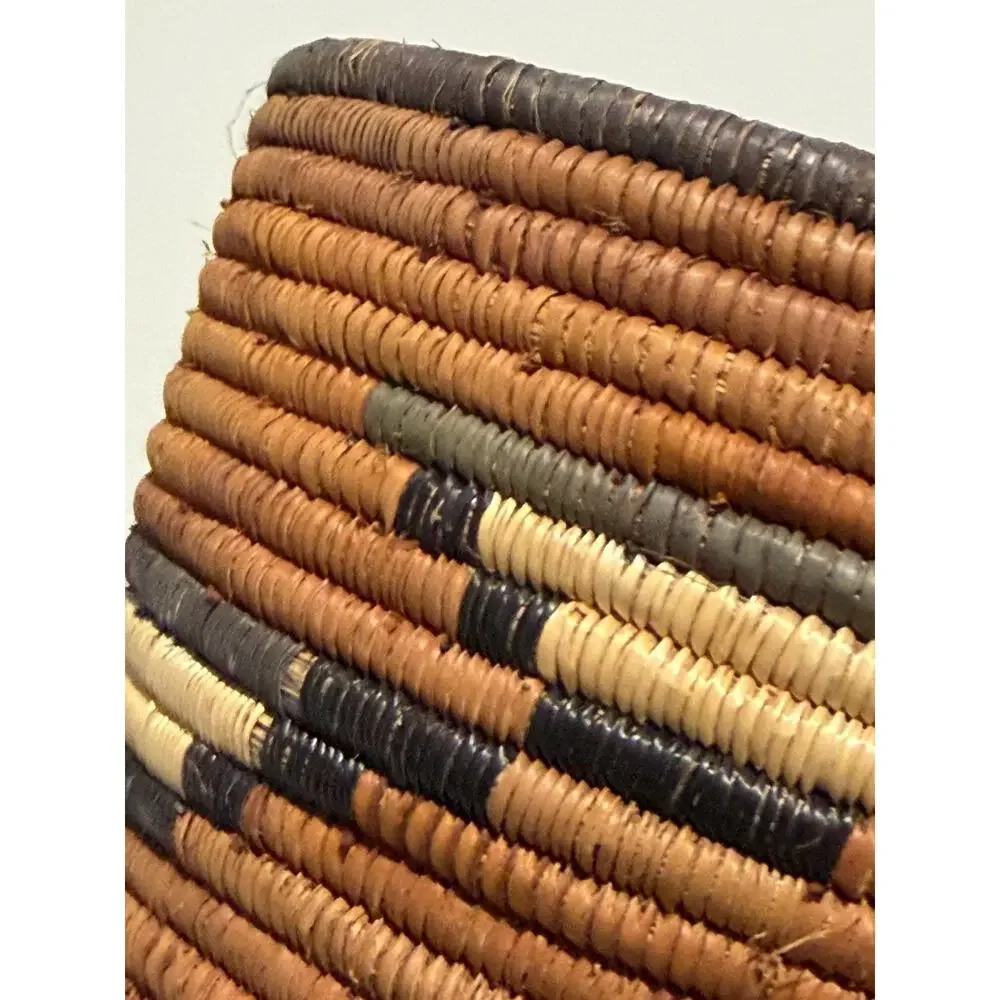 6” VINTAGE NATIVE AMERICAN HANDWOVEN BASKET